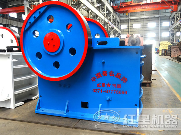 150×250顎式破碎機小體格擁有大能量， 輔助客戶創(chuàng)高收