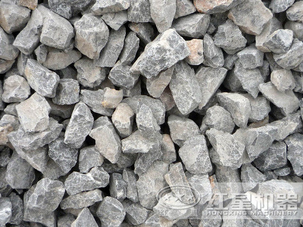 粉碎石灰石建議使用的大型礦石破碎機(jī)是鱷嘴式的，還是錘式的？
