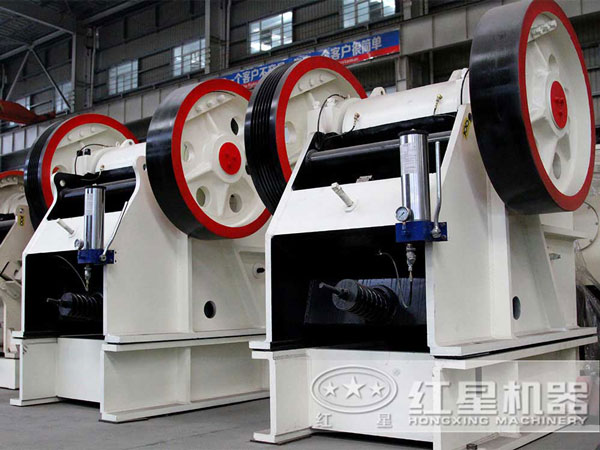 大型石頭顎破碎機(jī)市價(jià)多錢？（內(nèi)附高清顎破作業(yè)視頻）