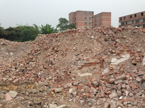破碎磚渣用什么機械？建議使用錘式粉碎機