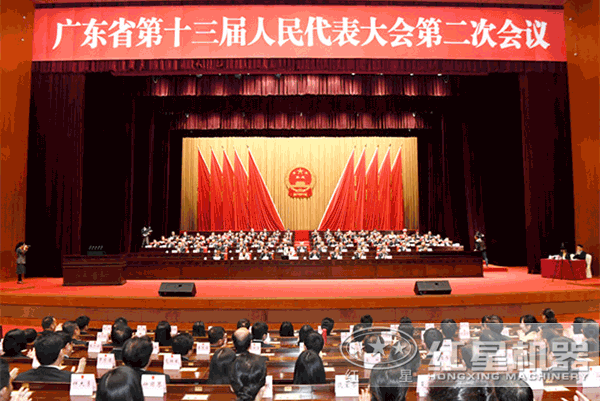 大型流動(dòng)粉碎石頭一體機(jī)多少錢一臺？