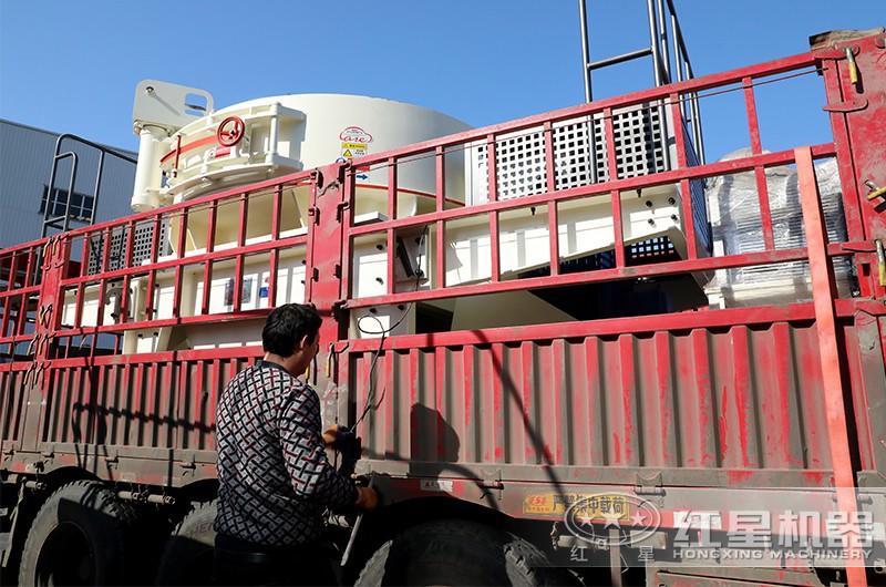 性能高，質(zhì)量高的粉碎機(jī)固定裝車