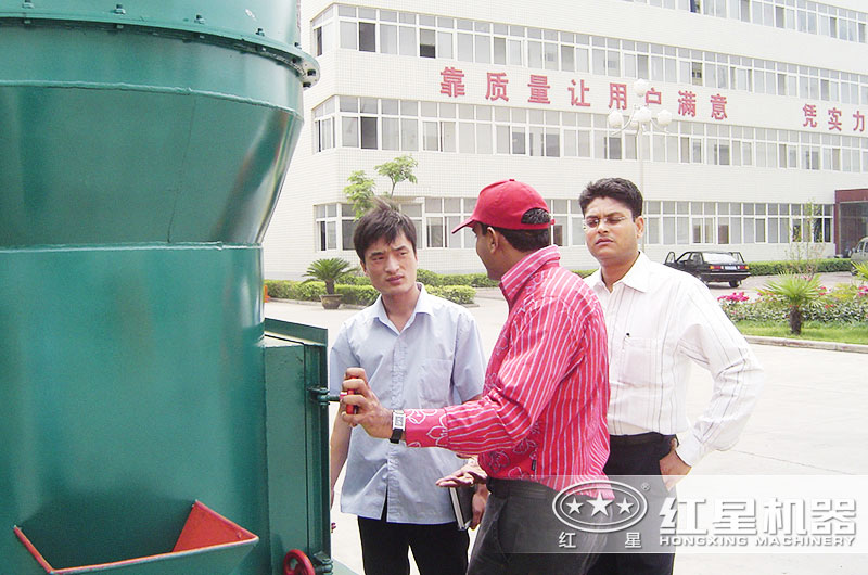 每天10噸的打石粉機器哪兒有？環(huán)保嗎？