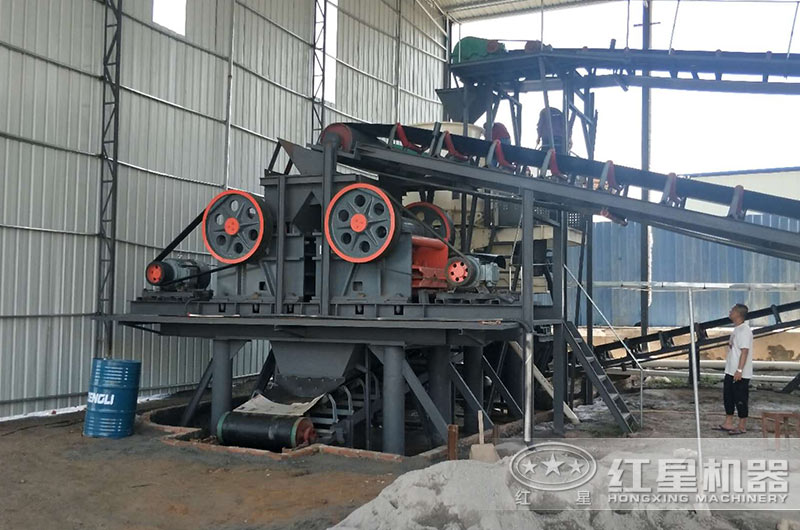 顎式碎裂設(shè)備的顎板有什么作用？宜采用哪種材料制作？
